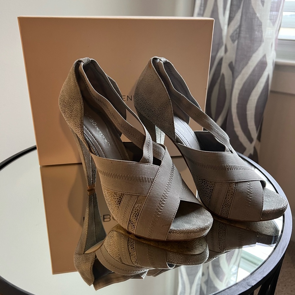 BCBGeneration gray heels